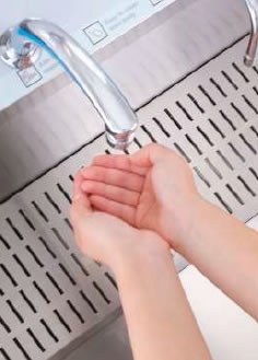 Minimización de salpicaduras: el sistema de rejilla especialmente diseñado reduce eficazmente las salpicaduras de agua.